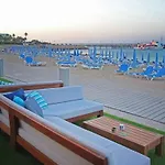 Ξενοδοχείο με διαμερίσματα Golden Star 4*