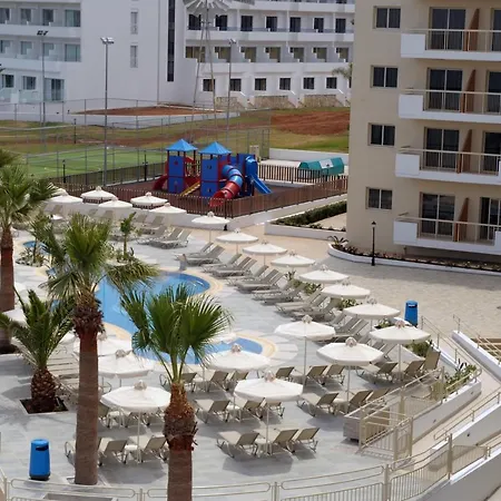 Golden Star Aparthotel 4*